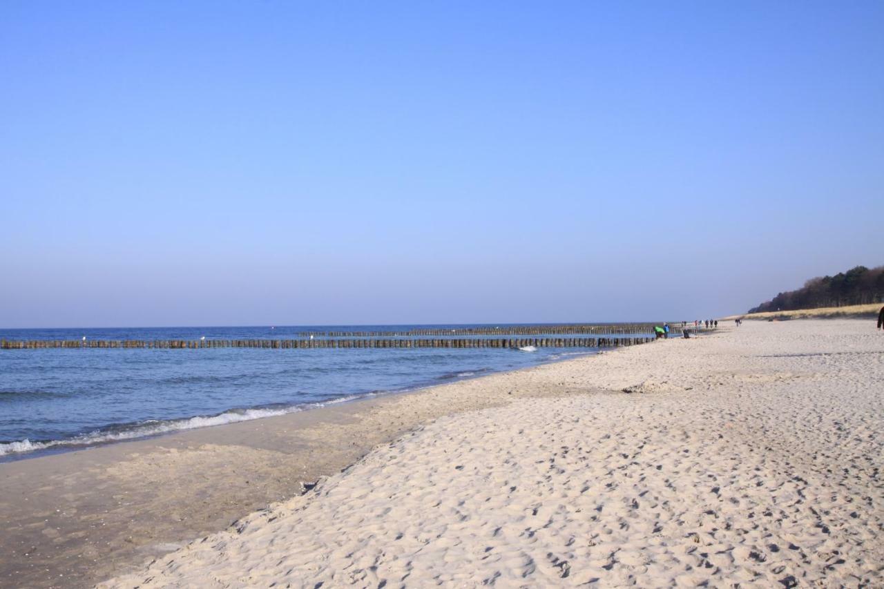 Am Horizont No 2 Fuer 2- 4 Pers, 2 Schlafz, Suedbalkon, Parkplatz Strandnah 400 Meter Zingst Exterior foto